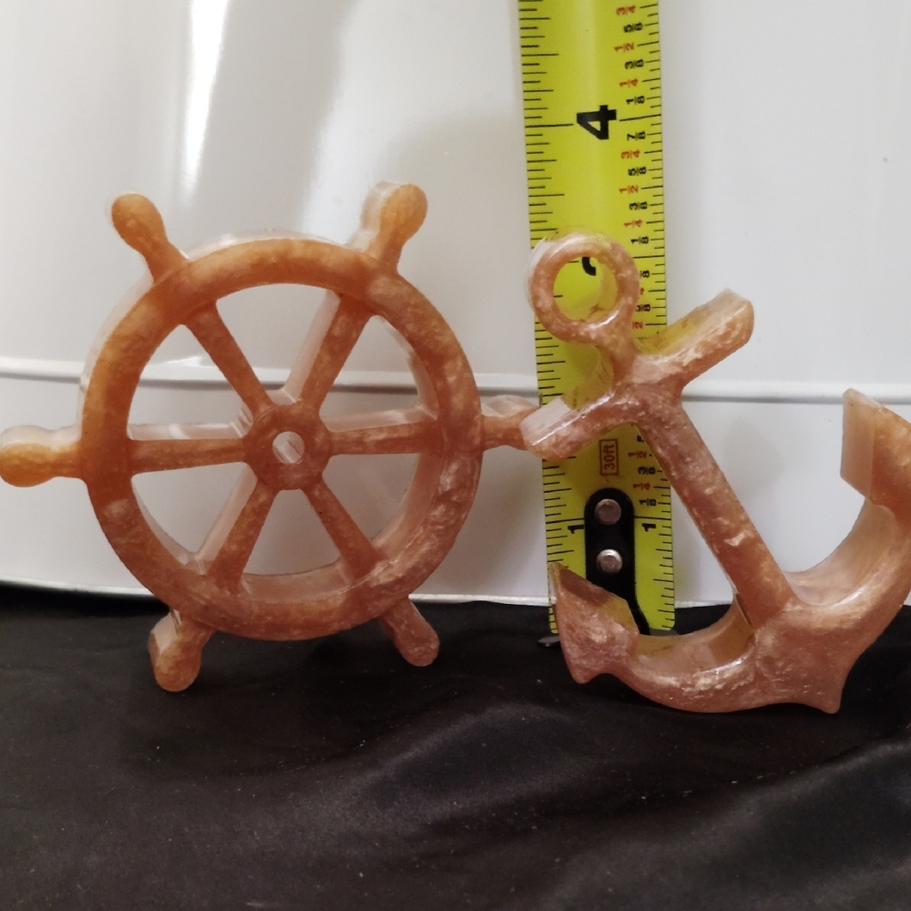Nautical Wheel and Anchor Decor - Picture 3 of 3